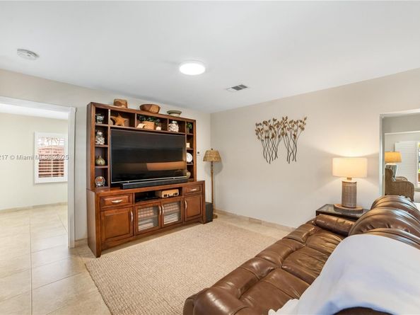 11560 SW 121st Ave, Miami FL 33186
