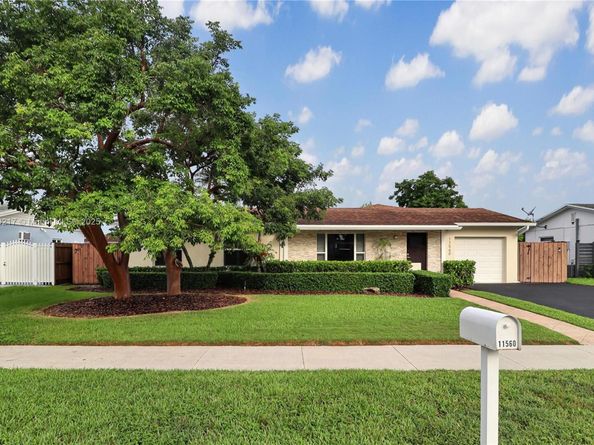 11560 SW 121st Ave, Miami FL 33186