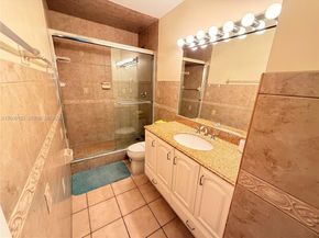 1520 Mckinley St 210E, Hollywood FL 33020