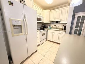 1520 Mckinley St 210E, Hollywood FL 33020