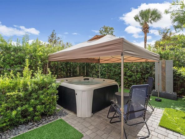 14782 SW 181st Ter, Miami FL 33187