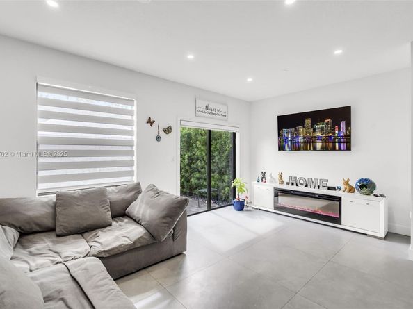 14782 SW 181st Ter, Miami FL 33187