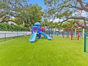 19914 NE 19th Ct, Miami FL 33179
