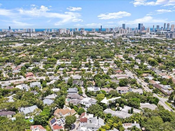 19914 NE 19th Ct, Miami FL 33179