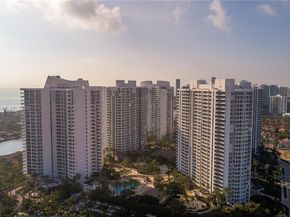 3705 NE 214  St 13, Aventura FL 33180