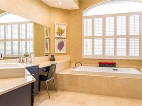 3705 NE 214  St 13, Aventura FL 33180