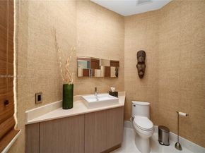 3705 NE 214  St 13, Aventura FL 33180