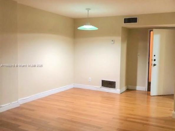 2715 Tigertail Ave 403, Coconut Grove FL 33133