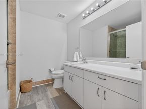 1594 Barcelona Way 518, Weston FL 33327