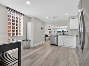 1594 Barcelona Way 518, Weston FL 33327