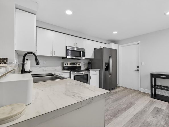 1594 Barcelona Way 518, Weston FL 33327