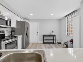 1594 Barcelona Way 518, Weston FL 33327