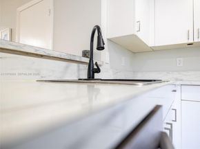 1594 Barcelona Way 518, Weston FL 33327