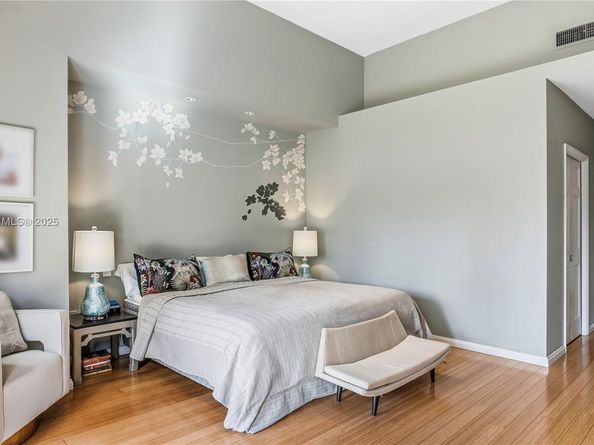 4805 Cherokee Ave, Miami Beach FL 33140