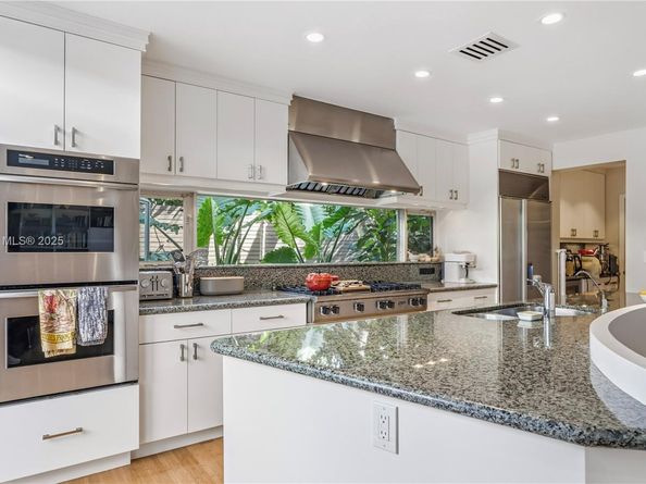 4805 Cherokee Ave, Miami Beach FL 33140