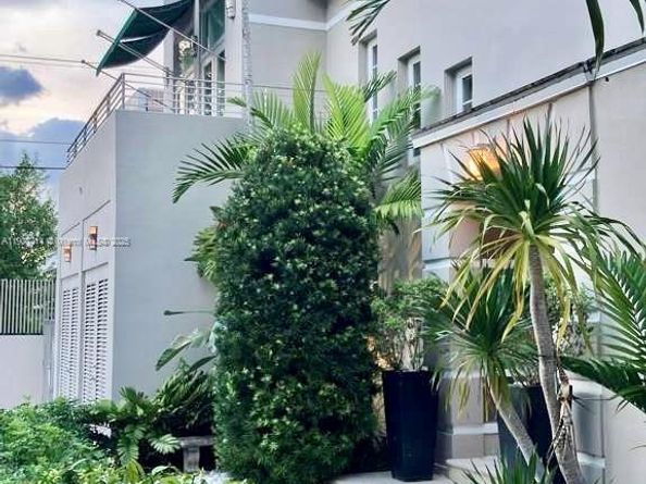 4805 Cherokee Ave, Miami Beach FL 33140