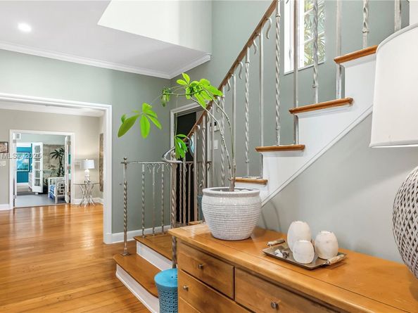 4805 Cherokee Ave, Miami Beach FL 33140