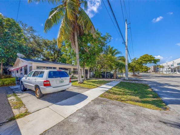 760-762 NE 131 st, North Miami FL 33161