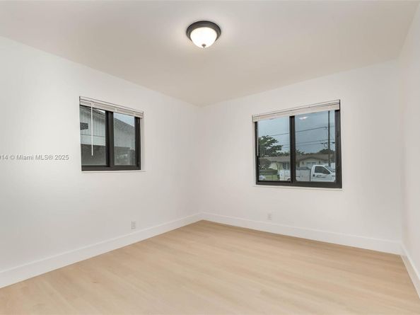 3271 NW 18th St, Lauderhill FL 33311