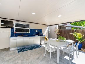 6704 Crooked Palm Ter, Miami Lakes FL 33014