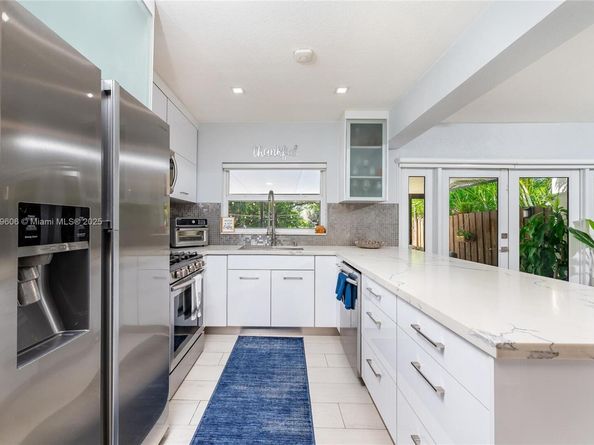6704 Crooked Palm Ter, Miami Lakes FL 33014