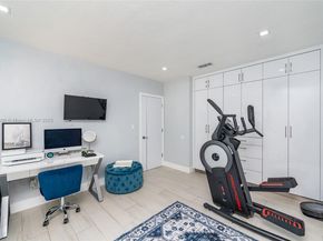 6704 Crooked Palm Ter, Miami Lakes FL 33014