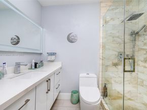 6704 Crooked Palm Ter, Miami Lakes FL 33014