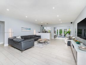 6704 Crooked Palm Ter, Miami Lakes FL 33014