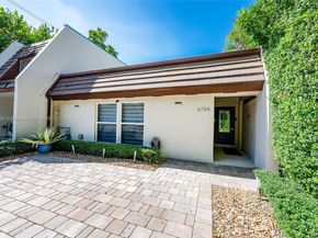 6704 Crooked Palm Ter, Miami Lakes FL 33014