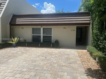 6704 Crooked Palm Ter