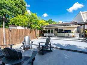 6704 Crooked Palm Ter, Miami Lakes FL 33014