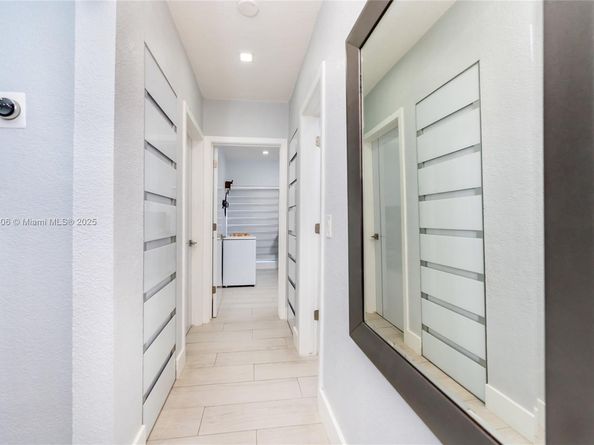 6704 Crooked Palm Ter, Miami Lakes FL 33014