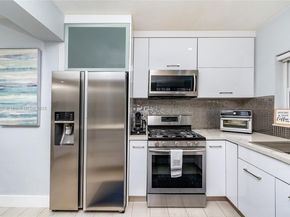 6704 Crooked Palm Ter, Miami Lakes FL 33014