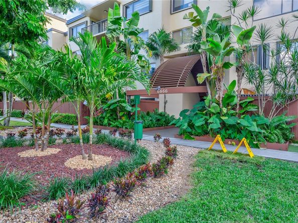 6666 SW 115th Ct 303, Miami FL 33173
