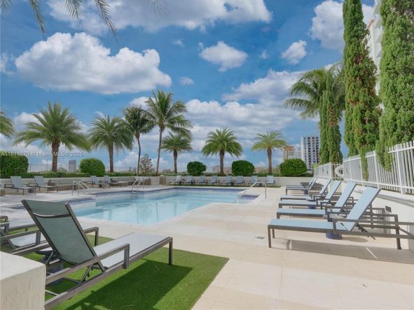 3000 Coral Way 815, Miami FL 33145