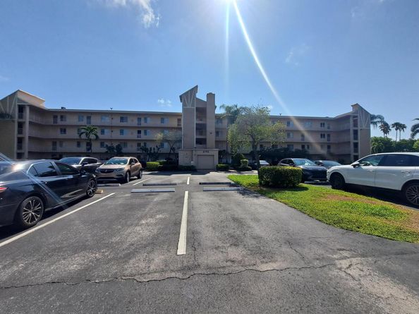 6795 Huntington Lane 405, Delray Beach FL 33446