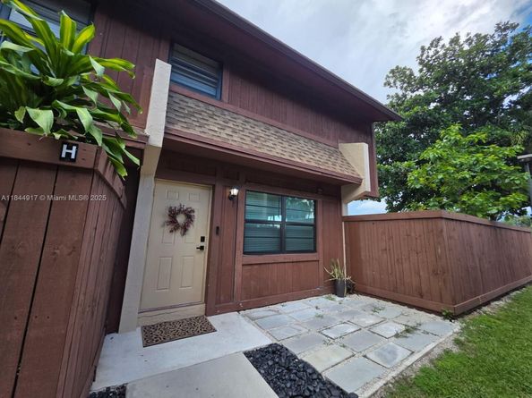 6211 SW 116th Pl, Miami FL 33173
