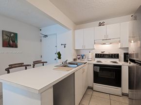 104 SW 9th St 1207, Miami FL 33130