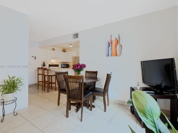 104 SW 9th St 1207, Miami FL 33130