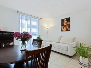 104 SW 9th St 1207, Miami FL 33130