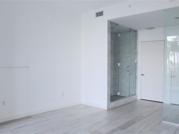 480 NE 31 604, Miami FL 33137