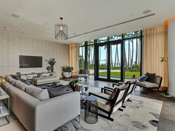 480 NE 31 604, Miami FL 33137