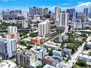 546 SW 1st St 501, Miami FL 33130