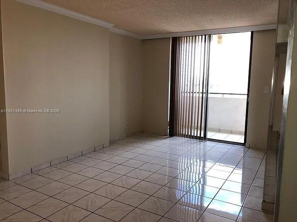 546 SW 1st St 501, Miami FL 33130