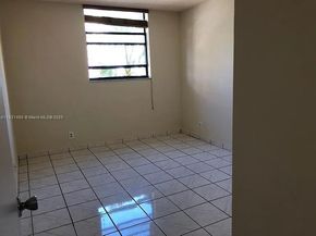 546 SW 1st St 501, Miami FL 33130