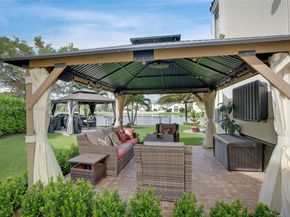 15865 NW 7th St, Pembroke Pines FL 33028