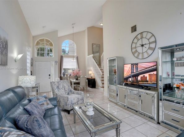 15865 NW 7th St, Pembroke Pines FL 33028