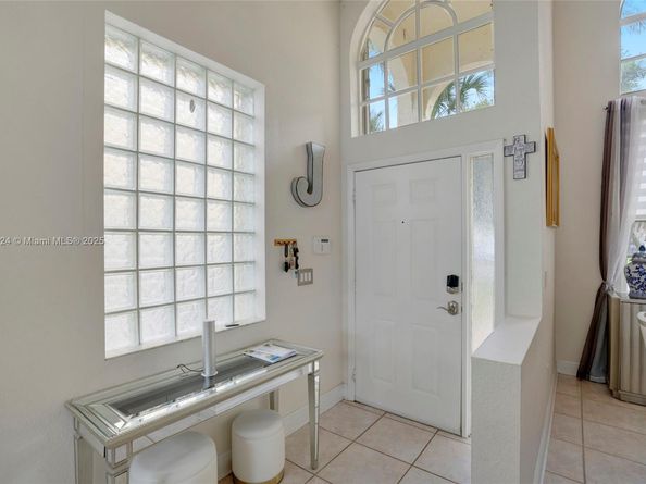 15865 NW 7th St, Pembroke Pines FL 33028