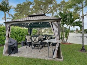 15865 NW 7th St, Pembroke Pines FL 33028