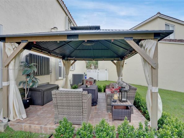 15865 NW 7th St, Pembroke Pines FL 33028